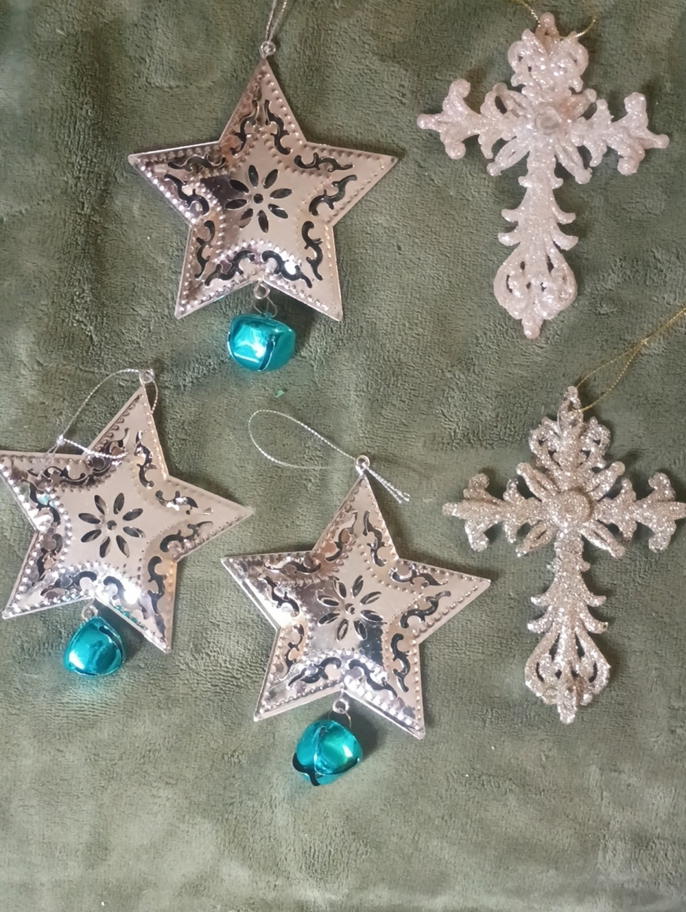 Source Unknown Silver Star Ornaments with Teal Bells and White Snowflake Accents